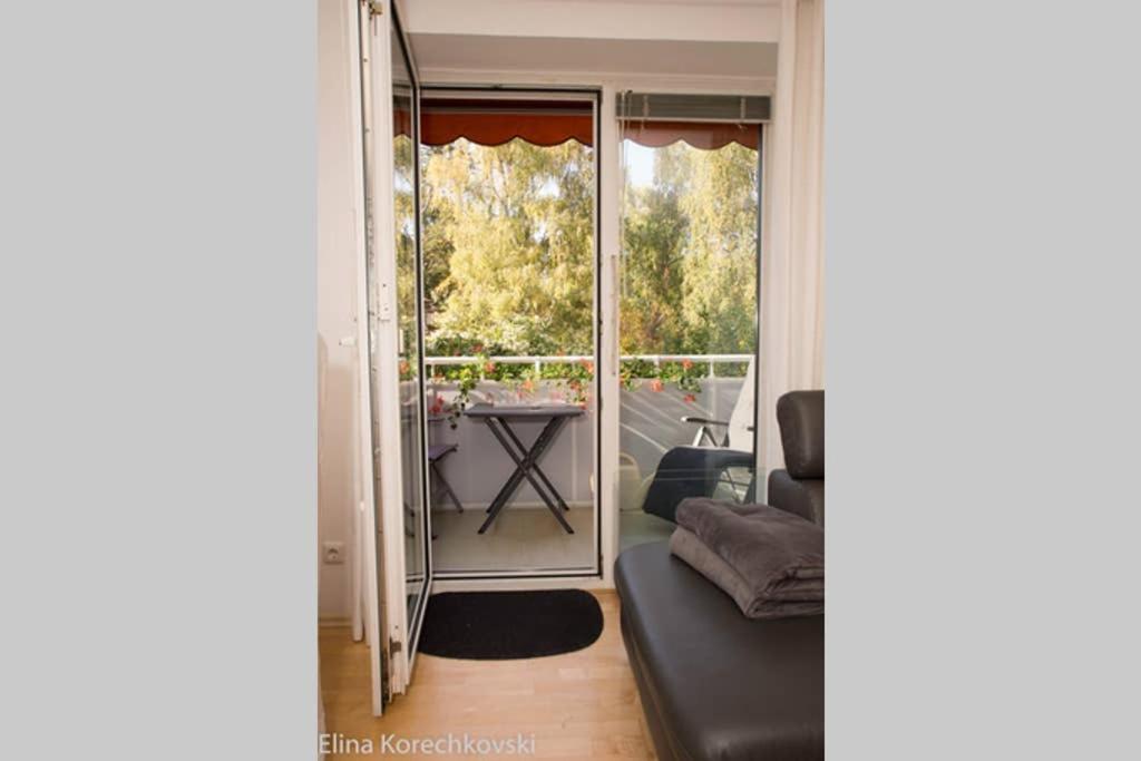 Apartment Bahnhofsnahe, Ruhige Und Sonnige 2 Zimmerwohnung Im Dichterviertel