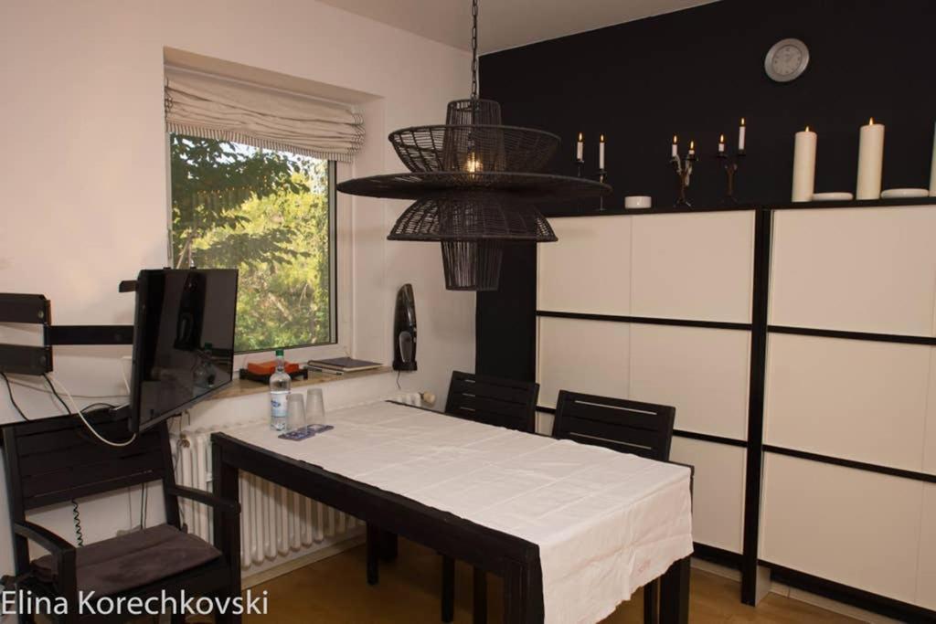 Bahnhofsnahe, Ruhige Und Sonnige 2 Zimmerwohnung Im Dichterviertel