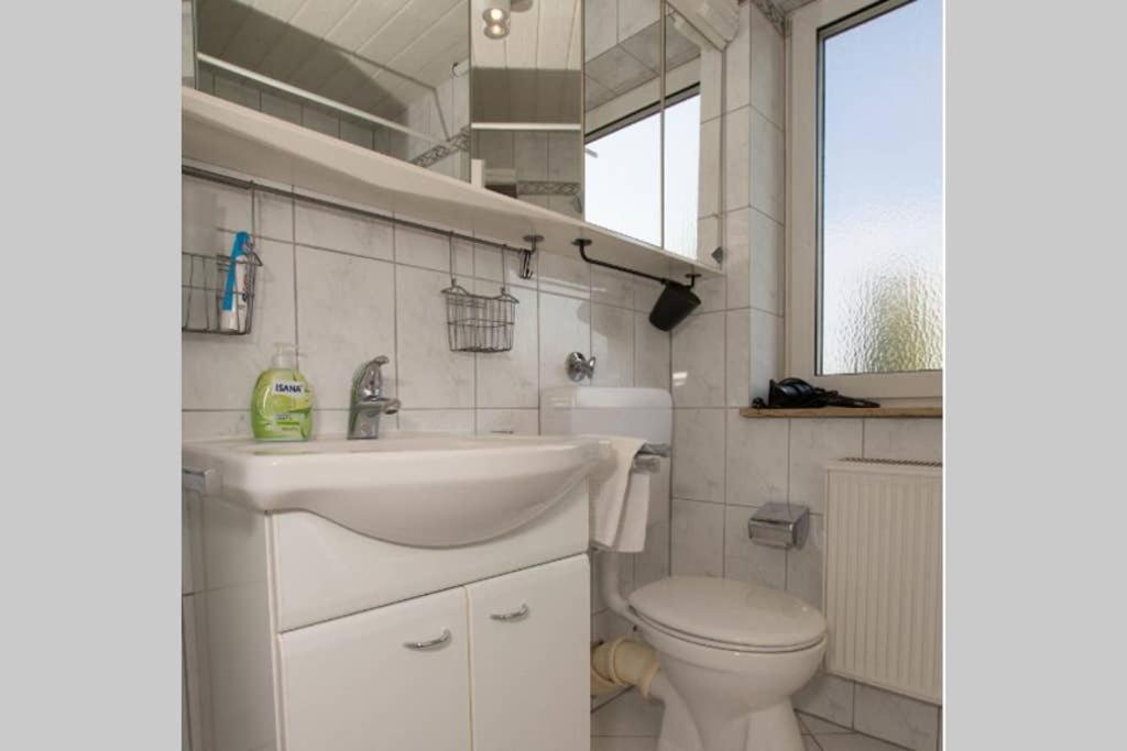 Bahnhofsnahe, Ruhige Und Sonnige 2 Zimmerwohnung Im Dichterviertel Wiesbaden